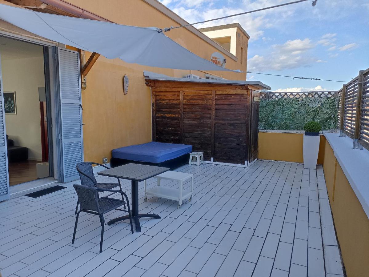 Apartmán Attico Gabriel Civitavecchia Exteriér fotografie