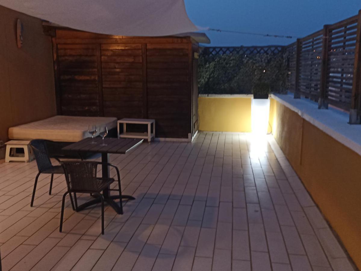 Apartmán Attico Gabriel Civitavecchia Exteriér fotografie